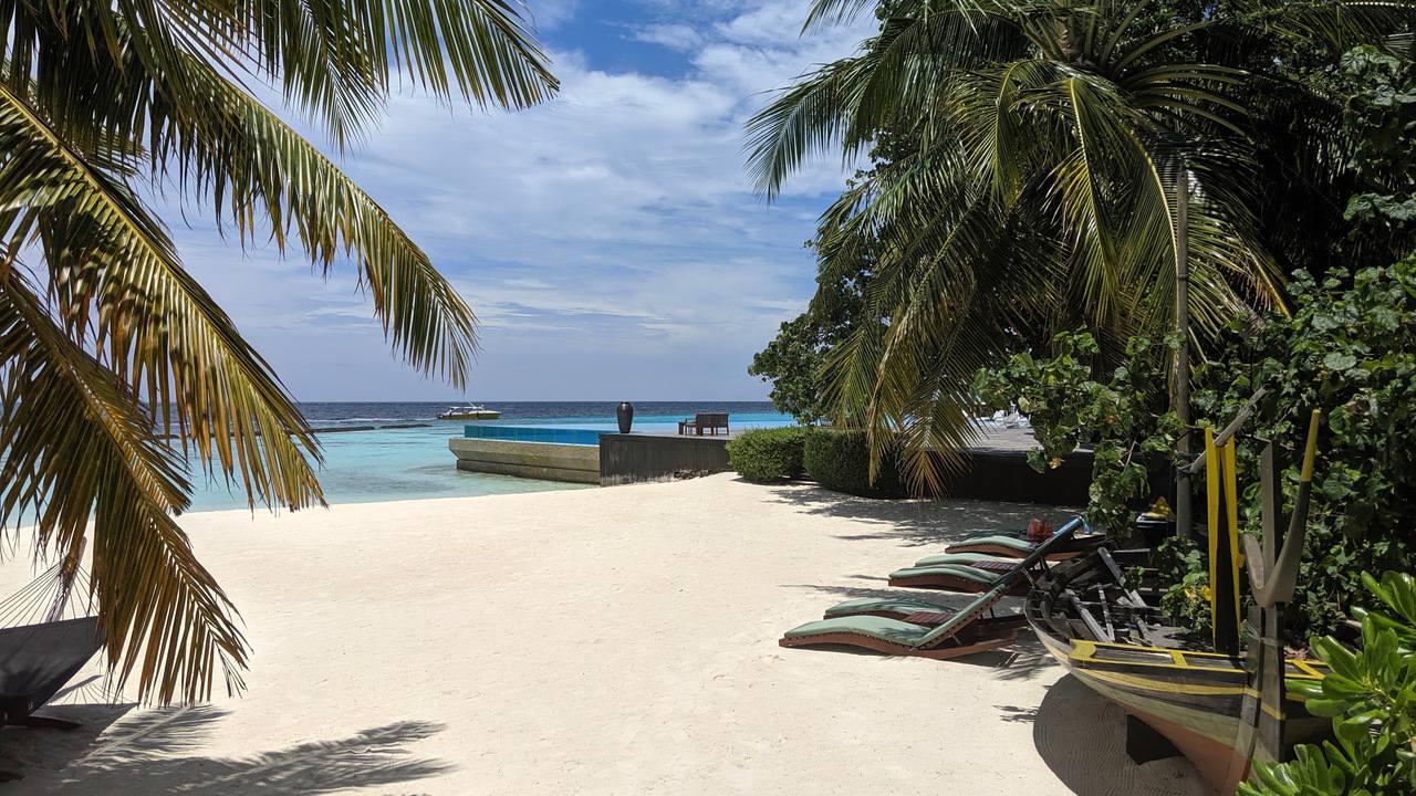 Coco Bodu Hithi Beach