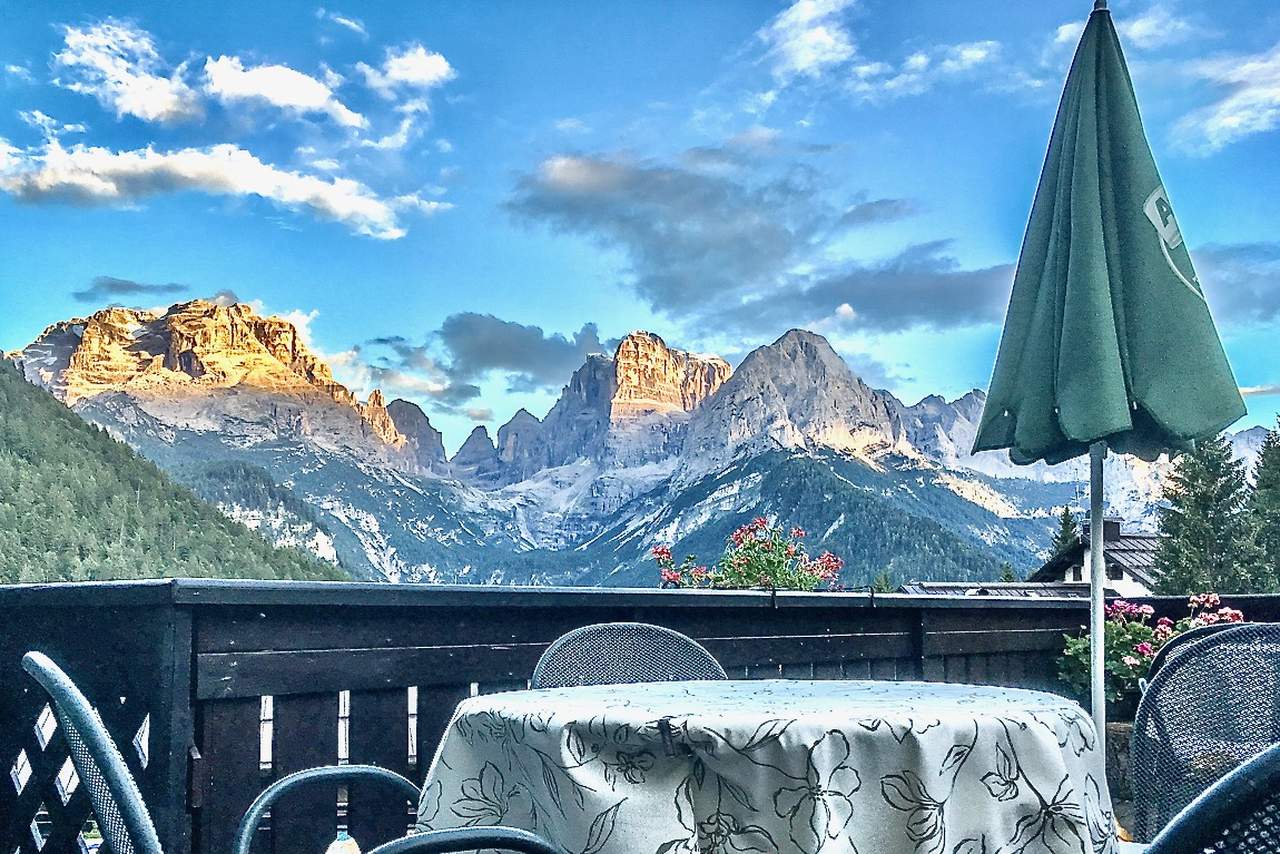 The bar at Hotel Lorenzetti in Mad ... di Campiglio © Valery Collins